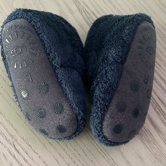 Ugg booties, sz 2-3 - Picture 2 of 3
